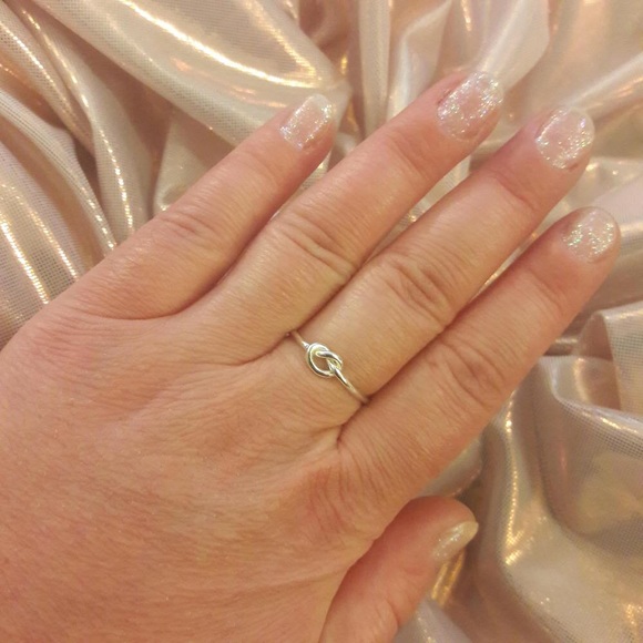 Sterling Silver Knot Ring .925 - Picture 3 of 5